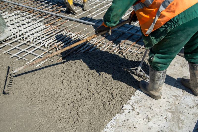 Concrete Pouring and Concrete Crack Repair
